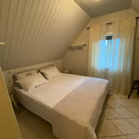 Nordlandshuset Lottebakken, In Lofoten Feriehus Ballstad